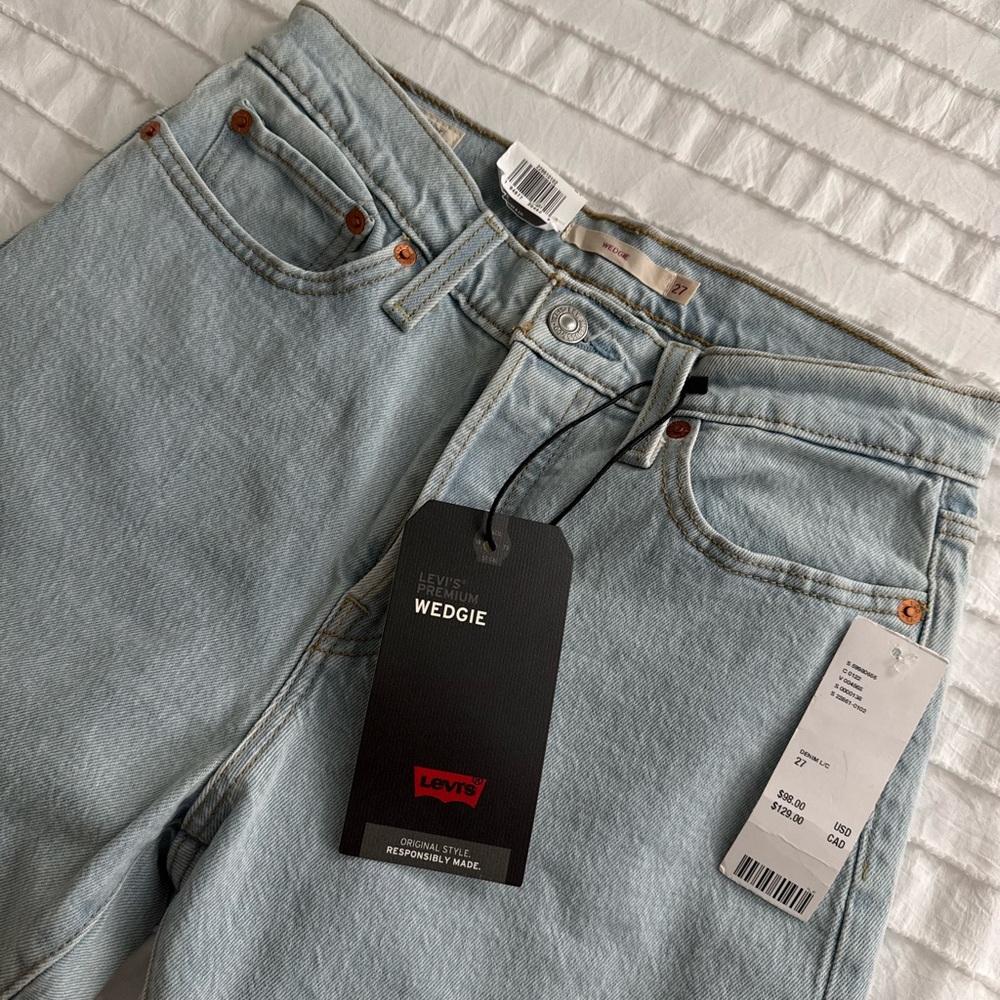 Levi's High Rise Light Blue Jeans